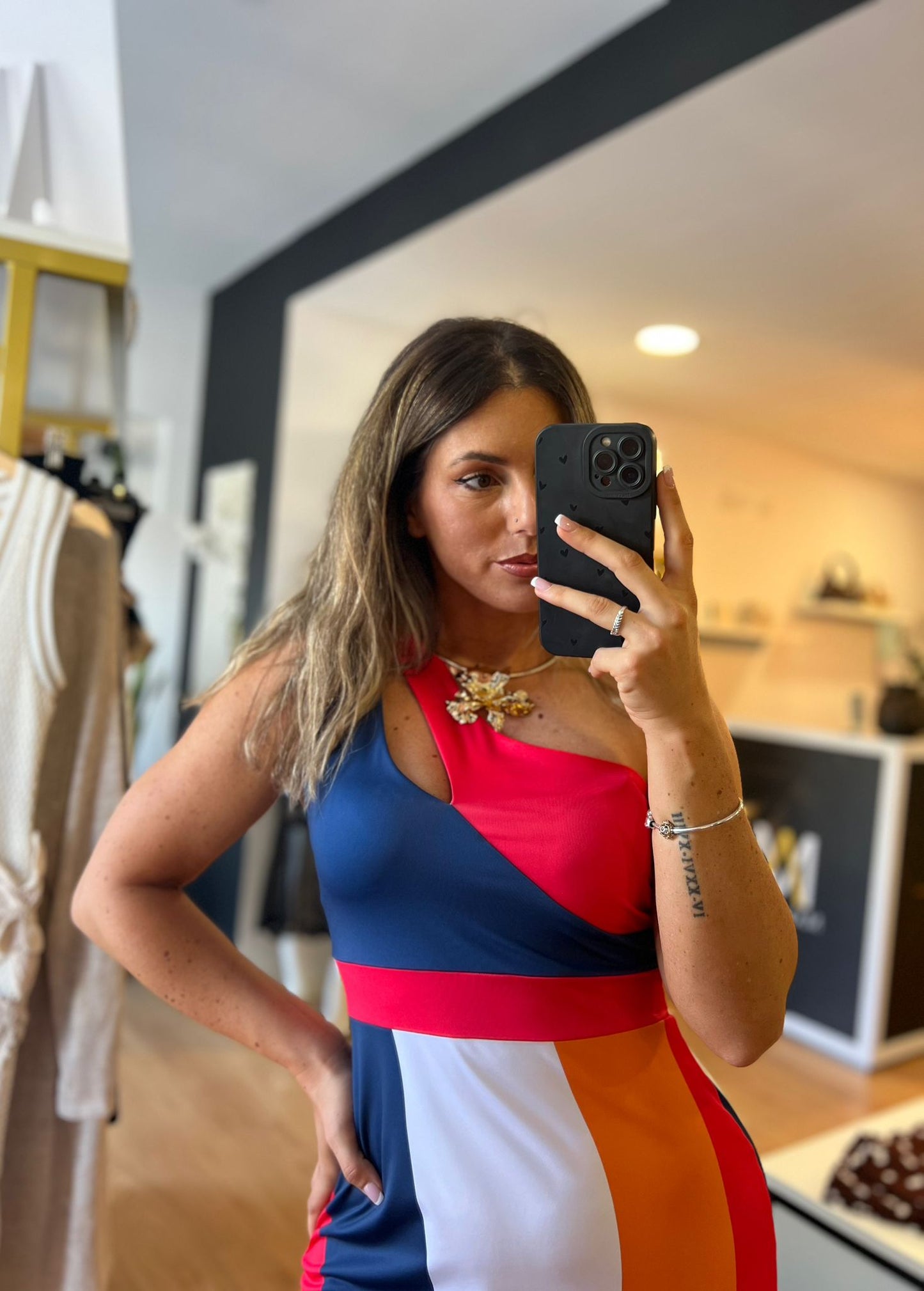 Vestido Midi Assimétrico