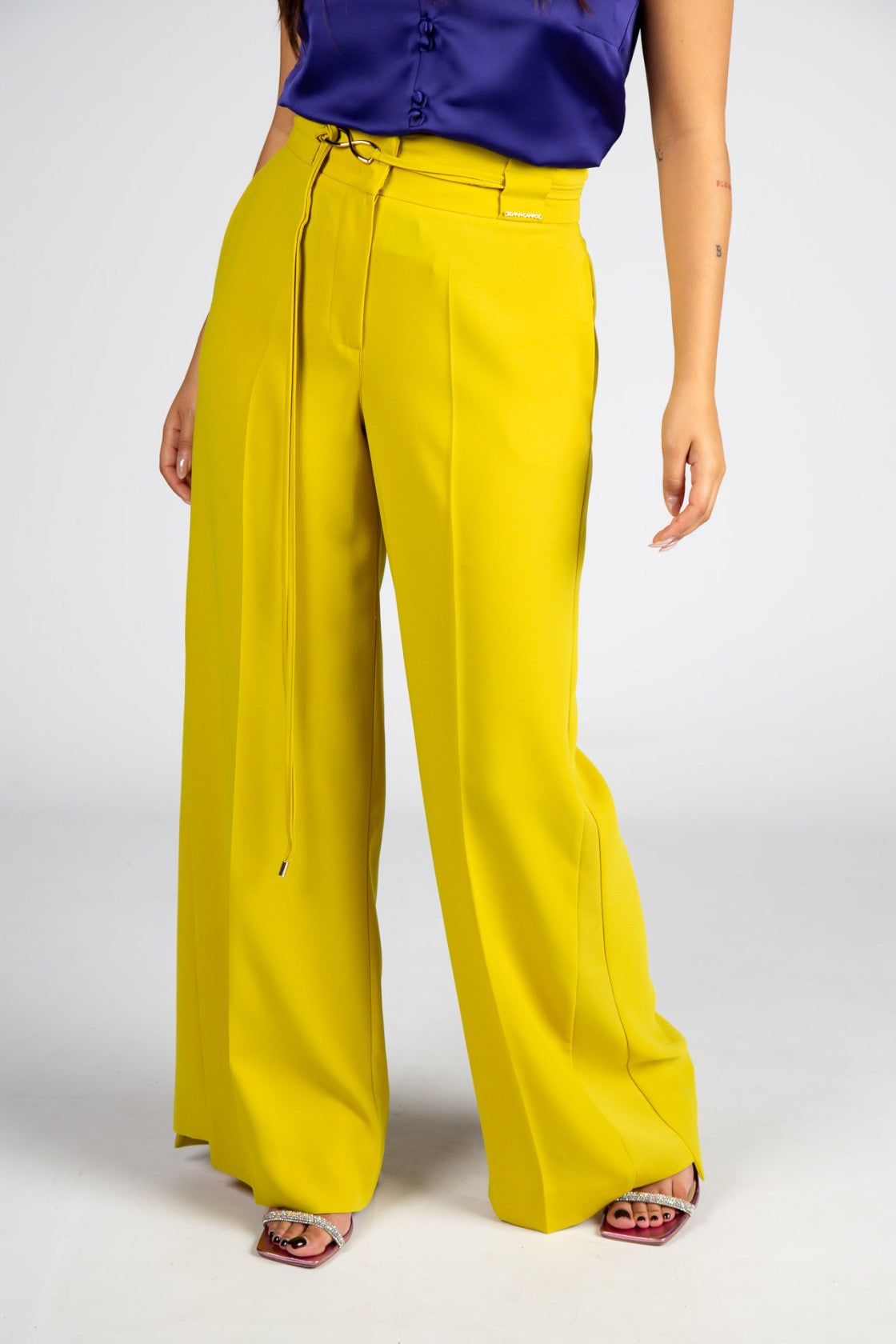 Calças pantalonas amarelo