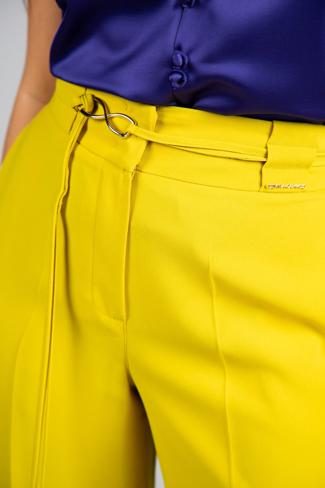 Calças pantalonas amarelo