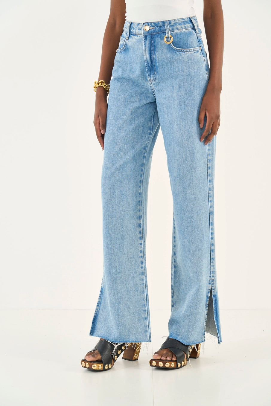 Calça Jeans Wide Leg com Aberturas