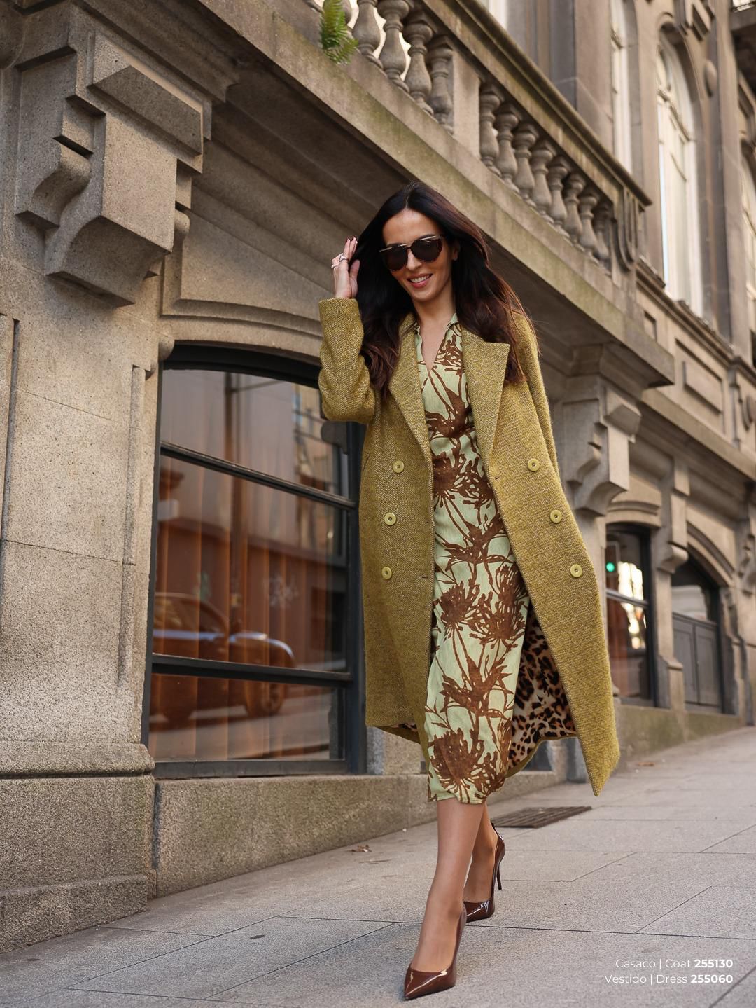 Casaco Verde-Mostarda – Elegância com Personalidade