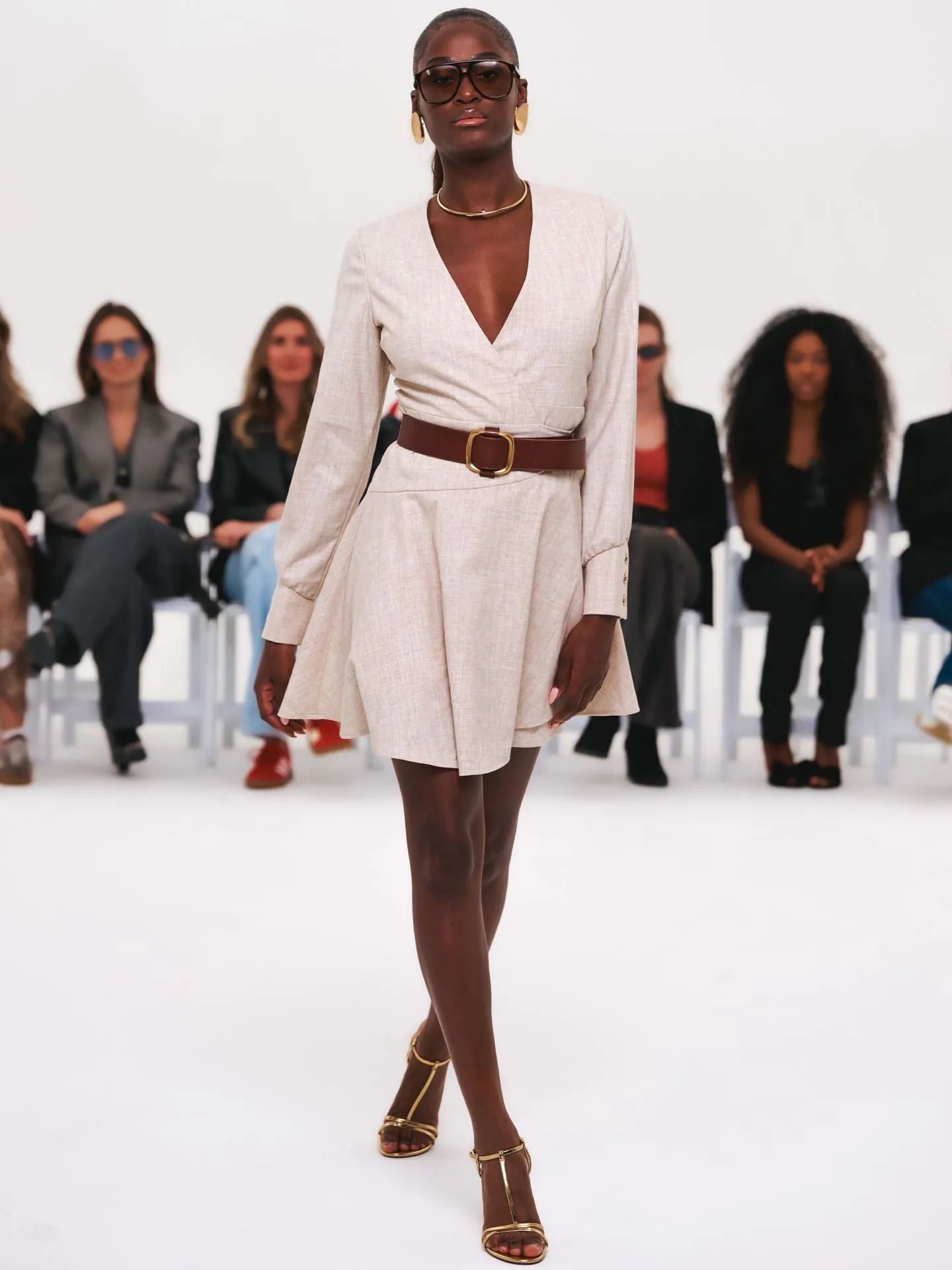 Vestido envelope mescla com detalhe dos botões