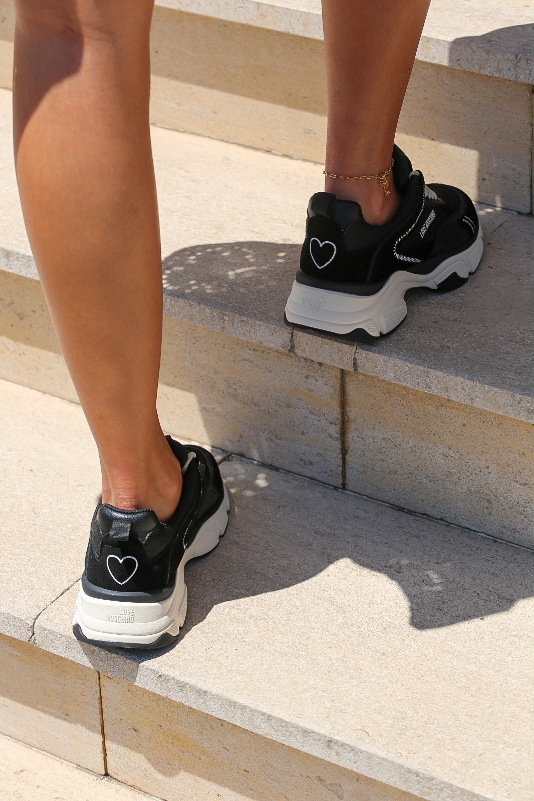 Ténis Love Moschino Pretos com Sola Chunky