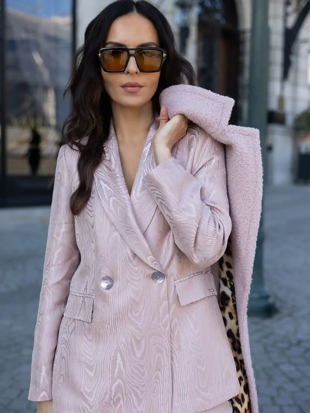 Blazer em tecido acetinado rosa