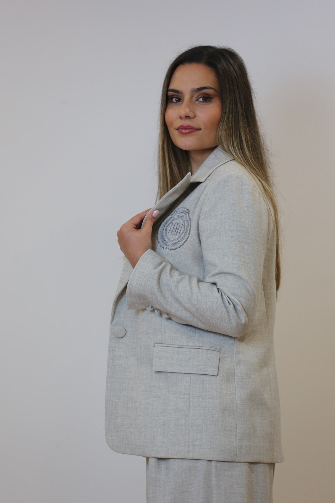 ✨ Conjunto Blazer & Calça – Elegância Contemporânea
