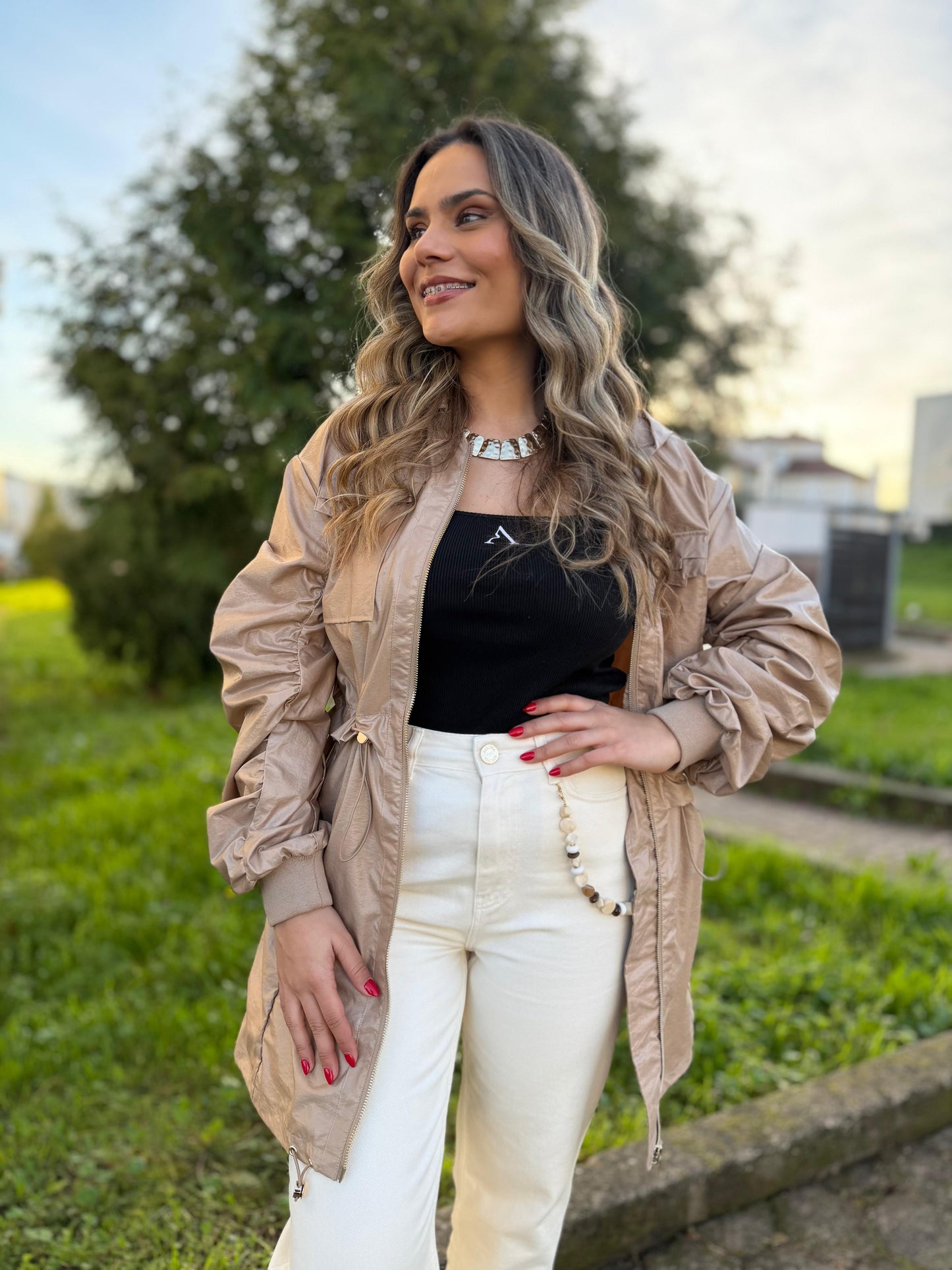 Parka Leve com Cintura Ajustável