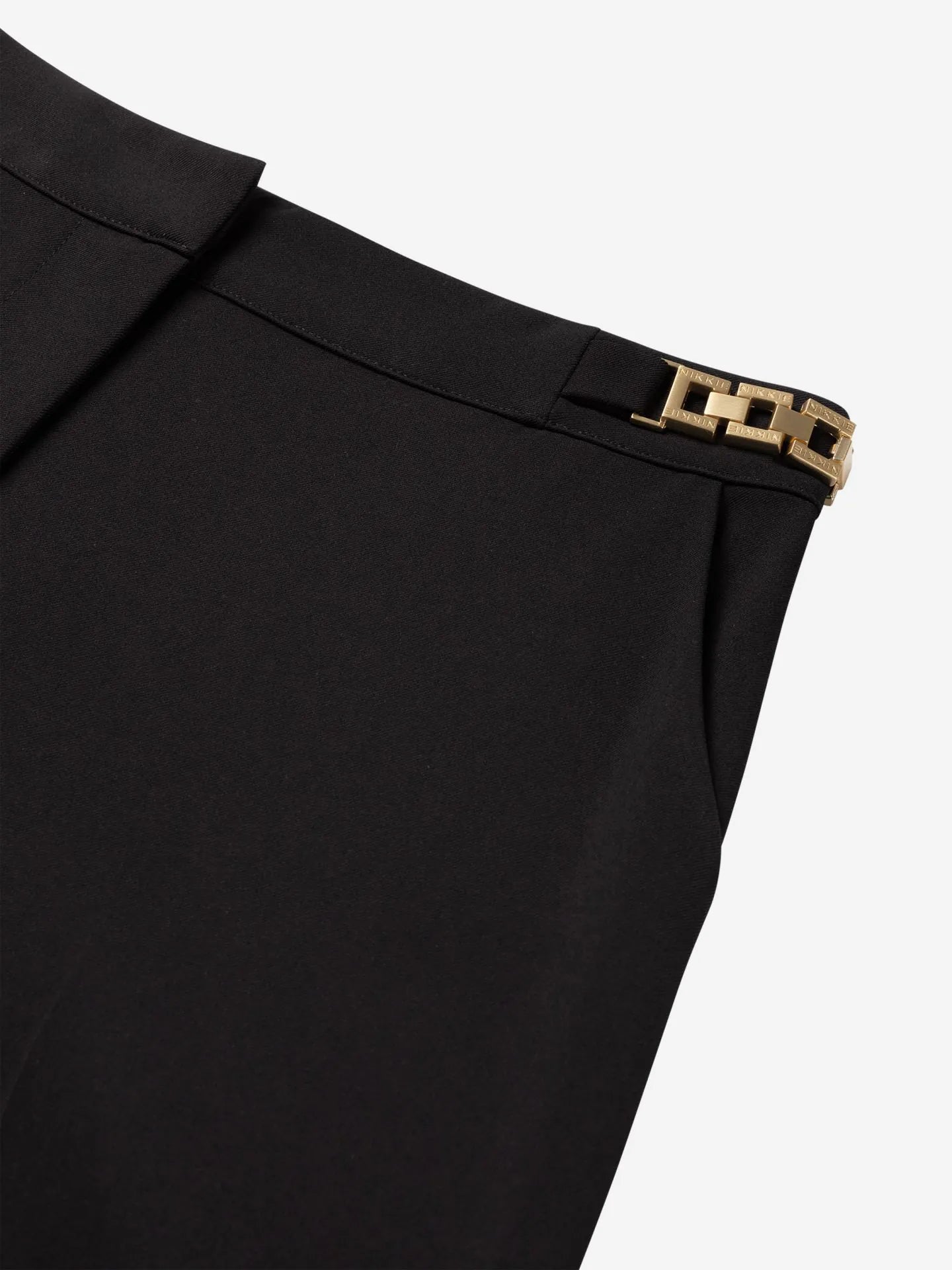 Calça com detalhe de corrente