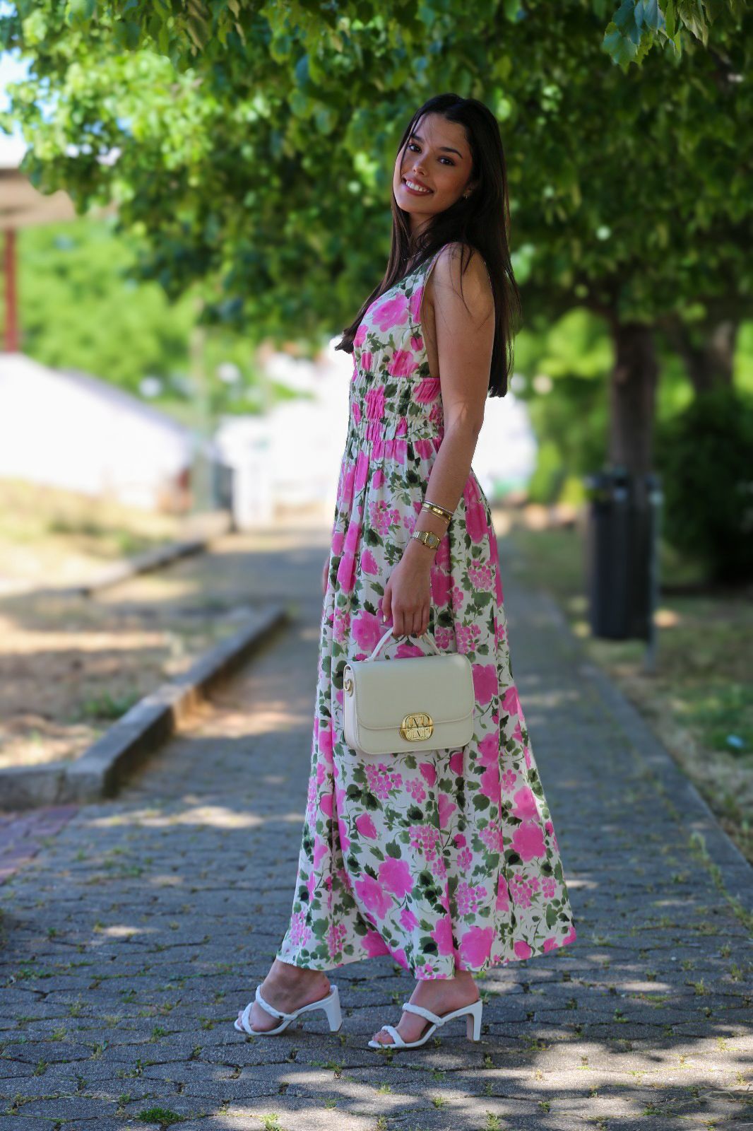 Vestido Floral Elegance – Leveza e Feminilidade Intemporal