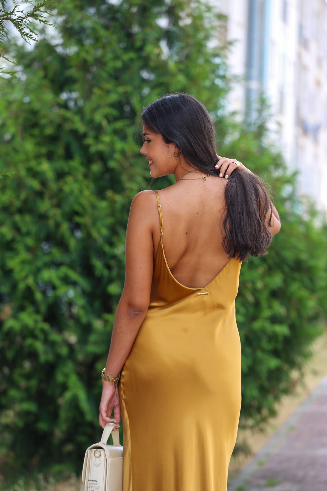 Vestido Comprido Acetinado Dourado