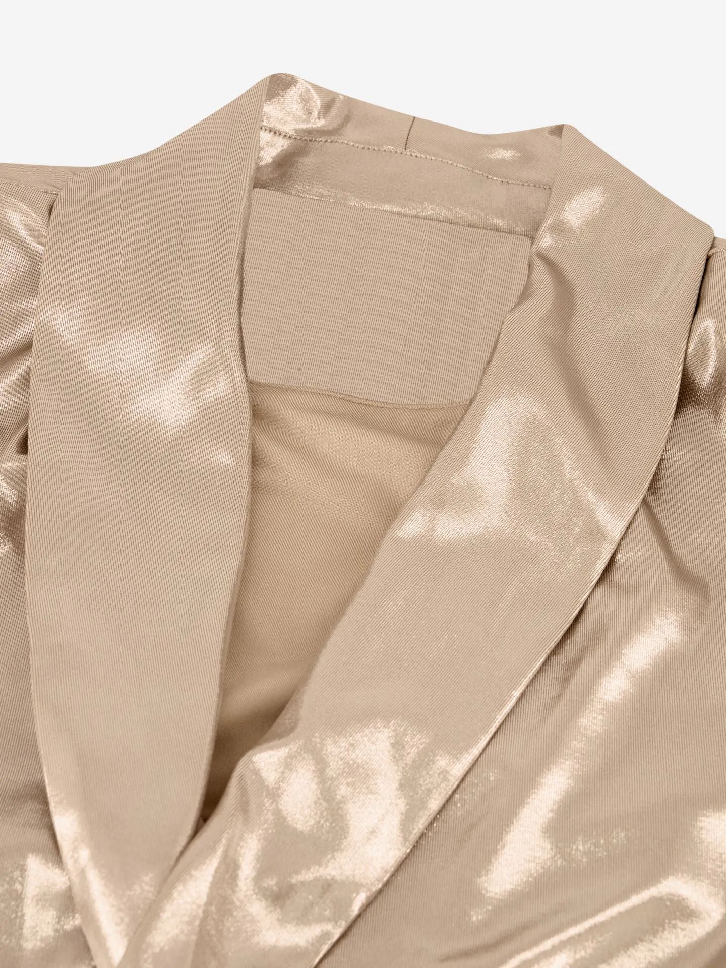 Blazer com visual metálico e cinto de amarrar