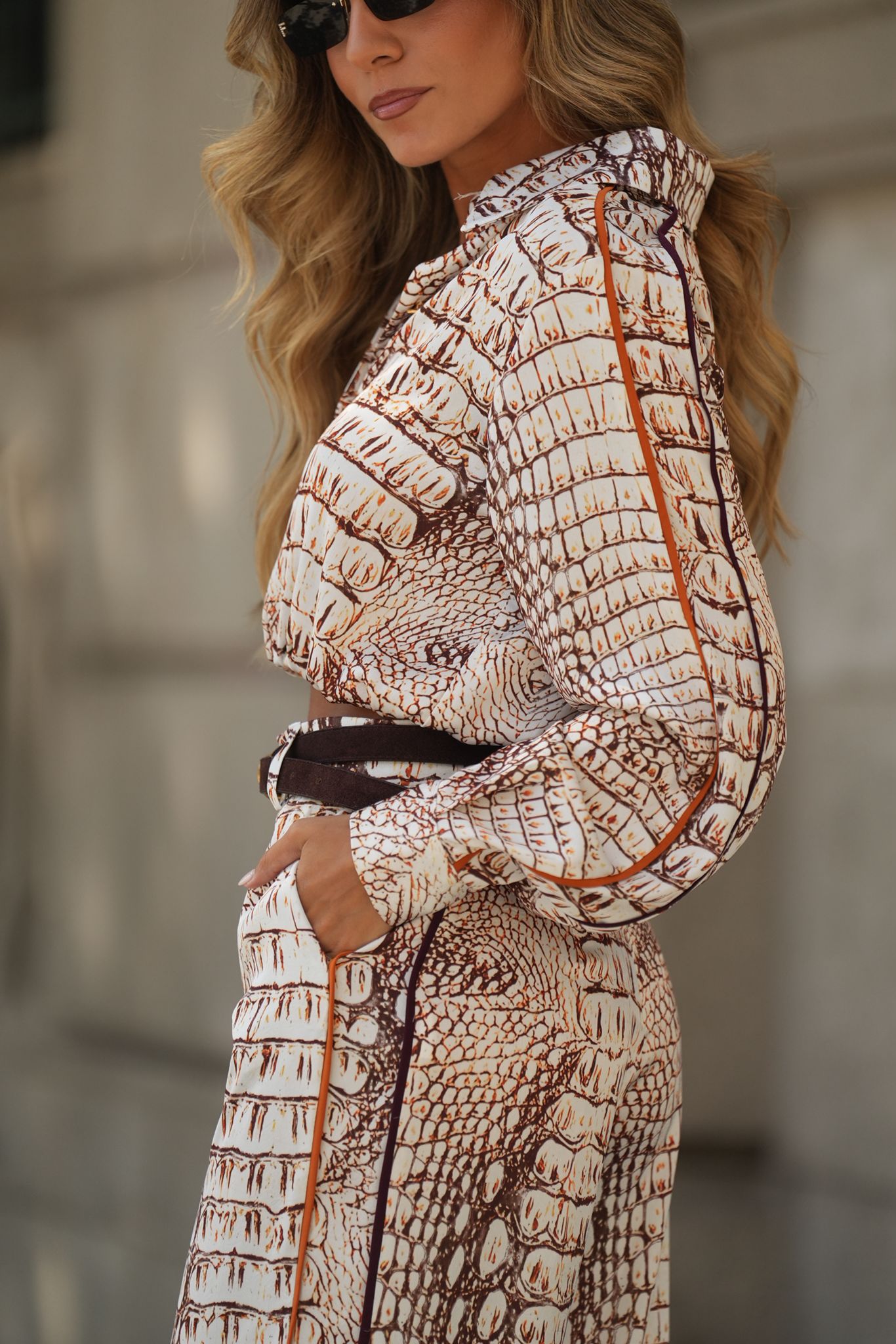 Camisa estampada animal em cetim