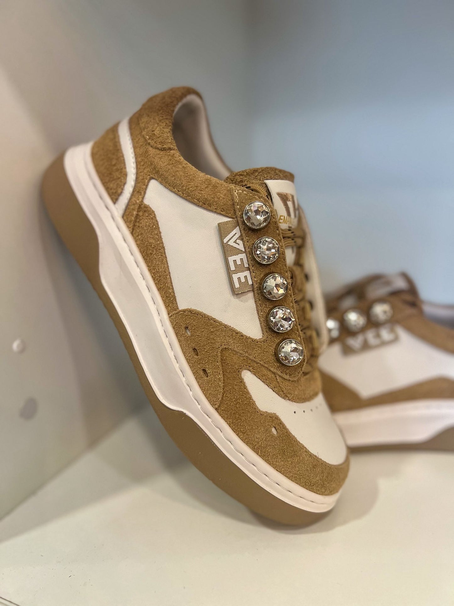 Emanuelle Vee Sapatilha