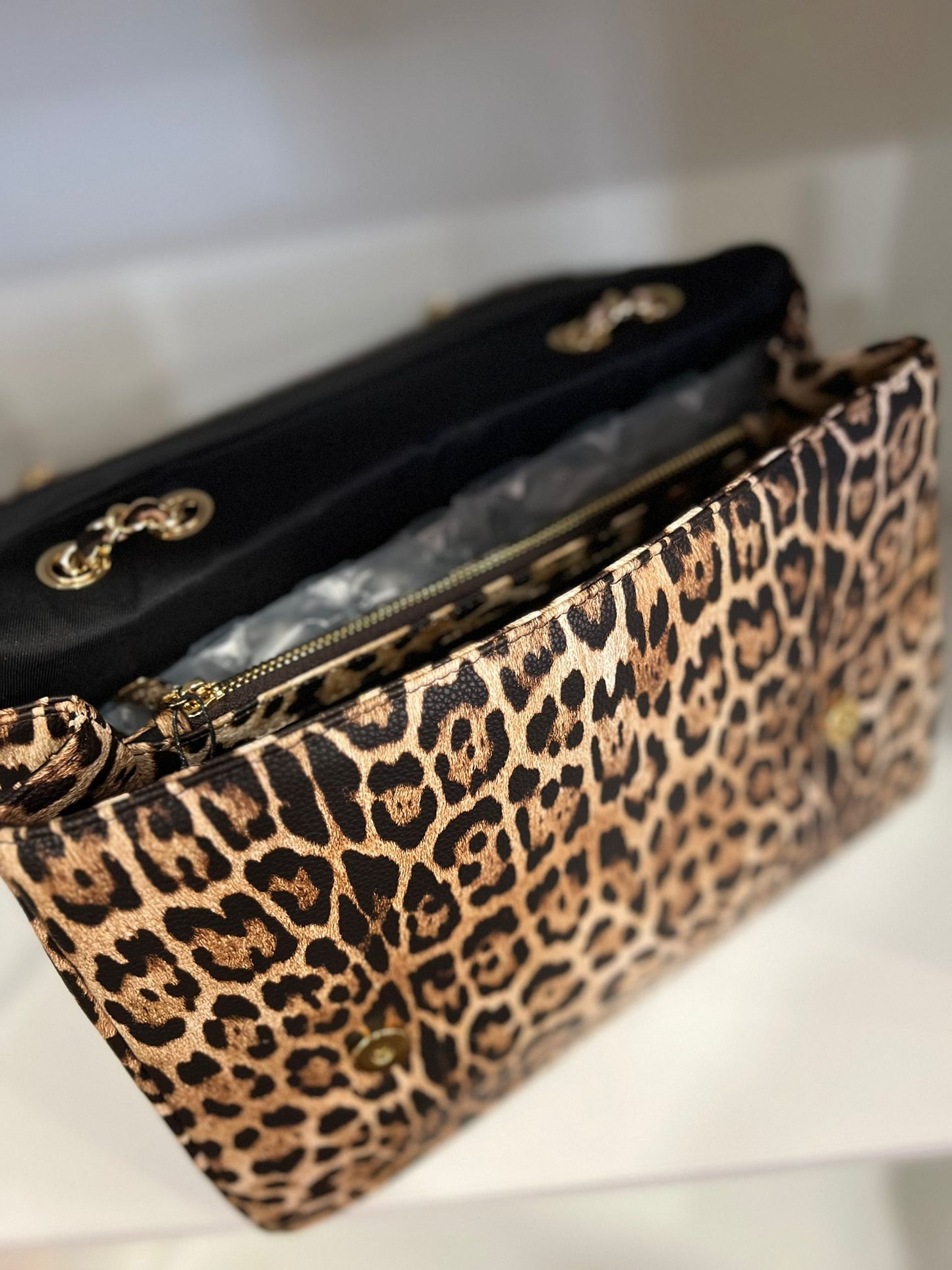 Mala Animal Print com Alça em Corrente Dourada