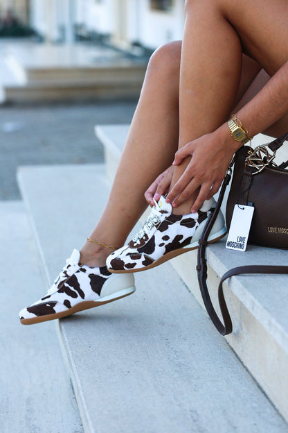 Sapatilhas Animal Print Cow com Aplicações de Brilho