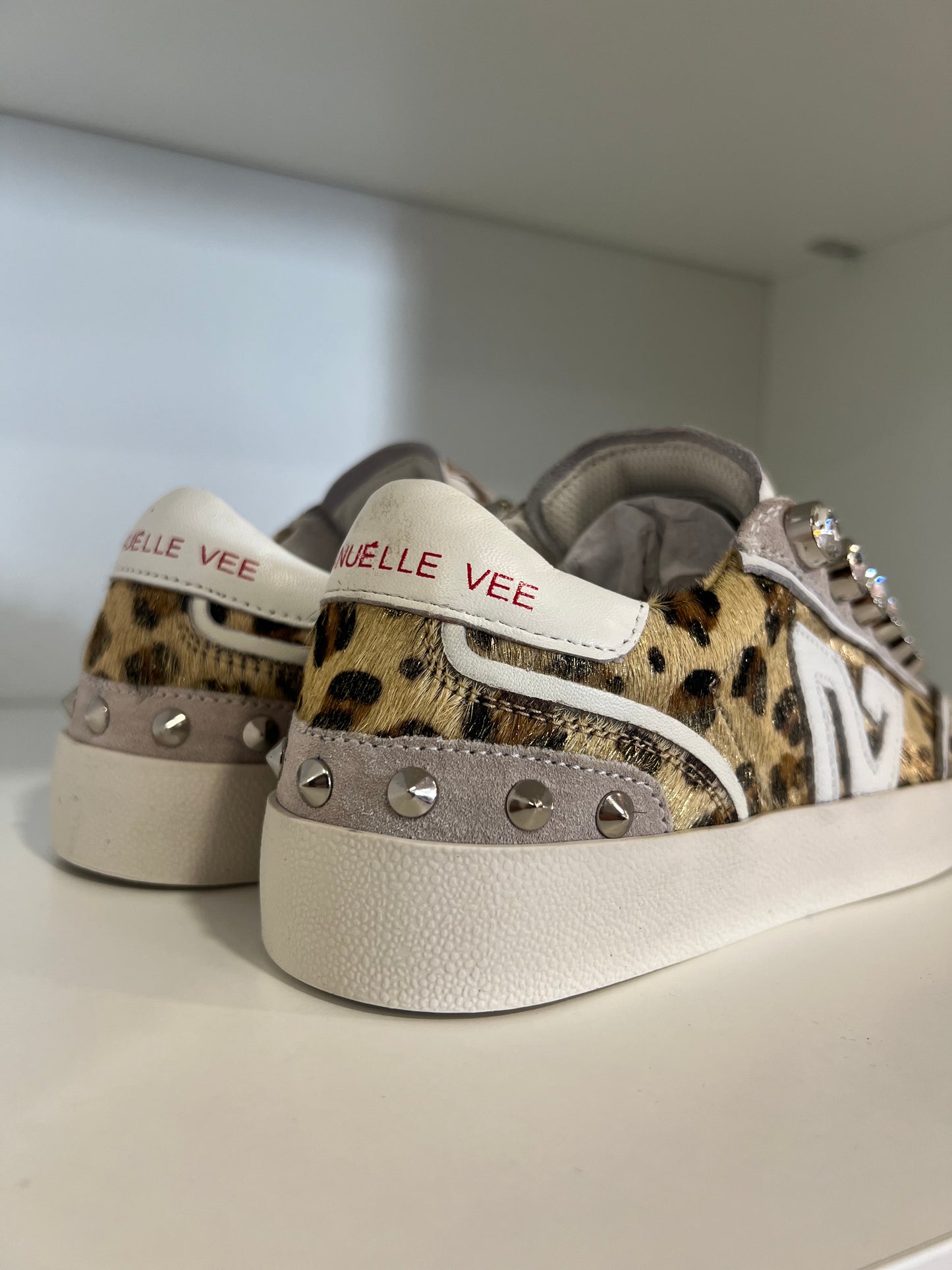 Ténis Animal Print com Cristais
