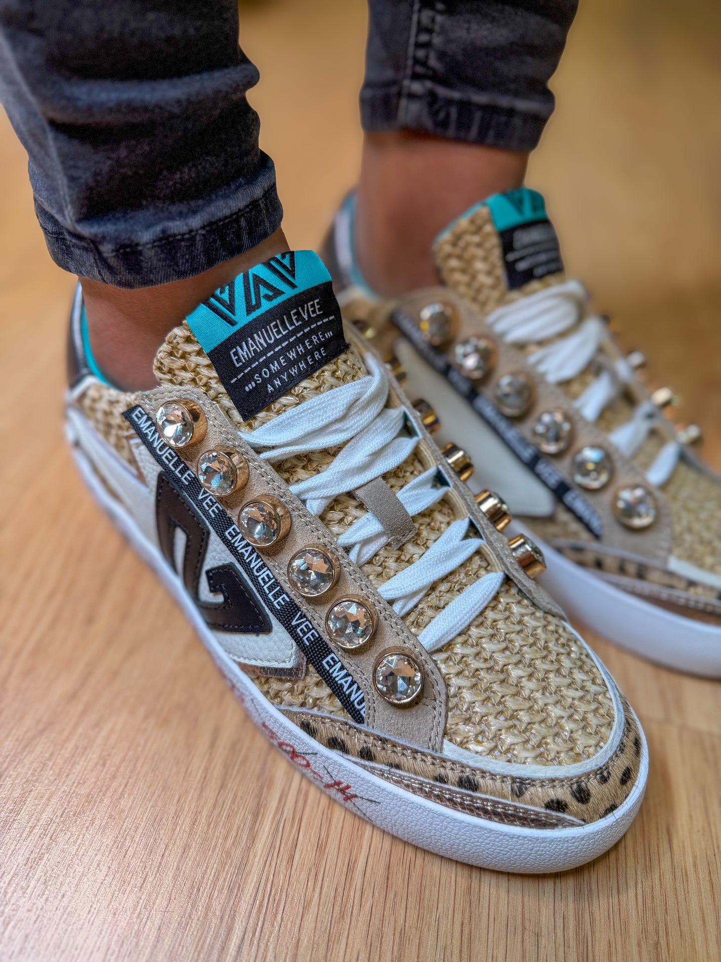 Ténis Emanuelle Vee – Dourado Premium