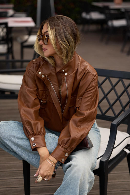 Bomber Efeito Pele Camel – O casaco que transforma qualquer look