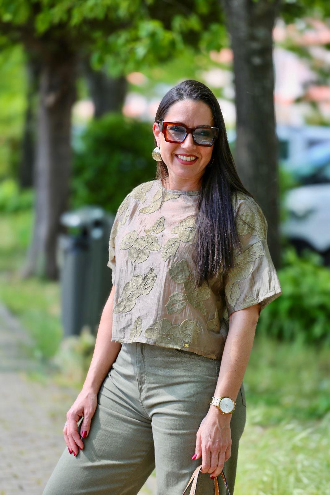Blusa Fluida com Textura Floral – Verde Khaki