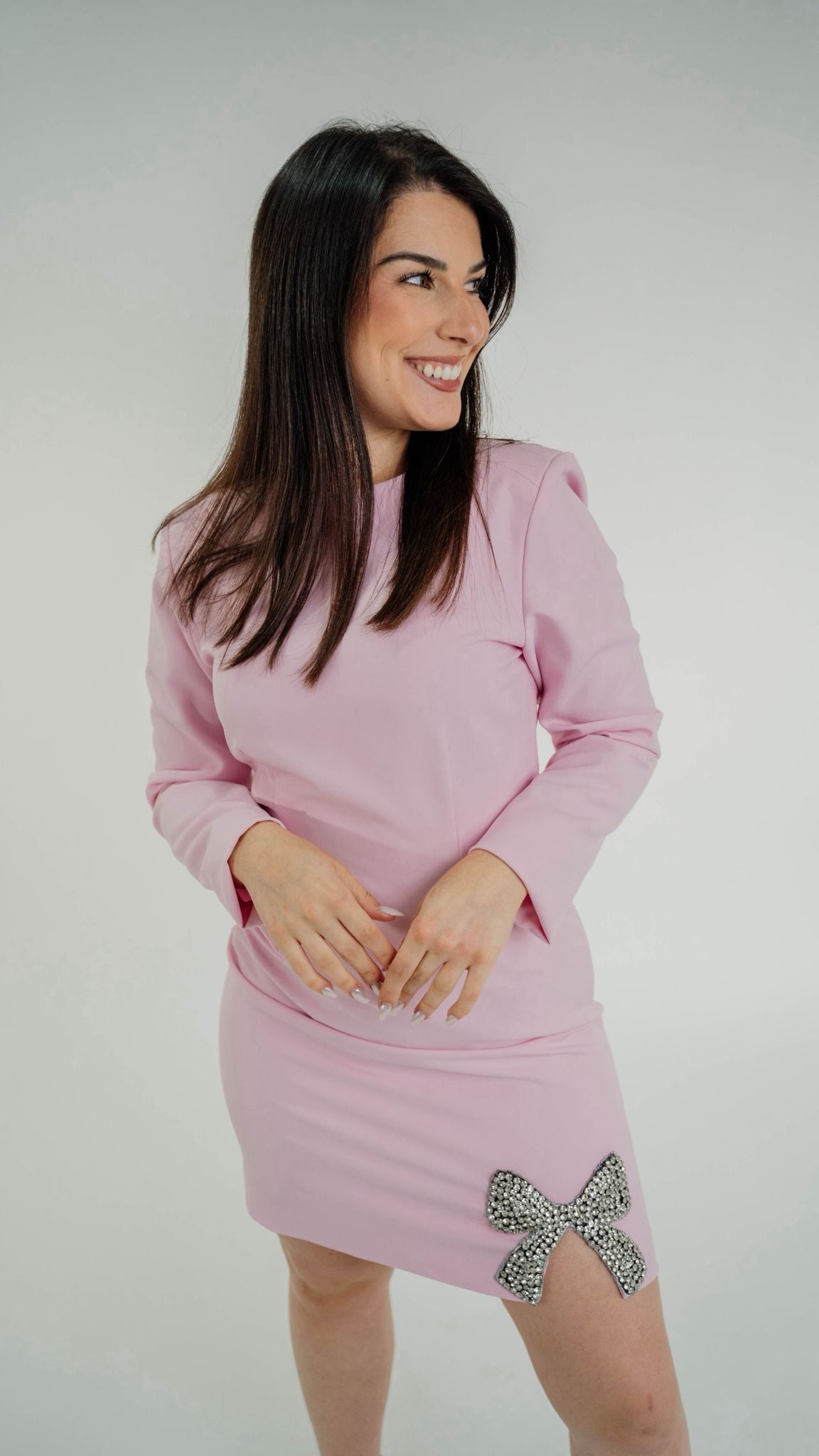 Vestido Rosa com Aplicação Laço em Pedraria