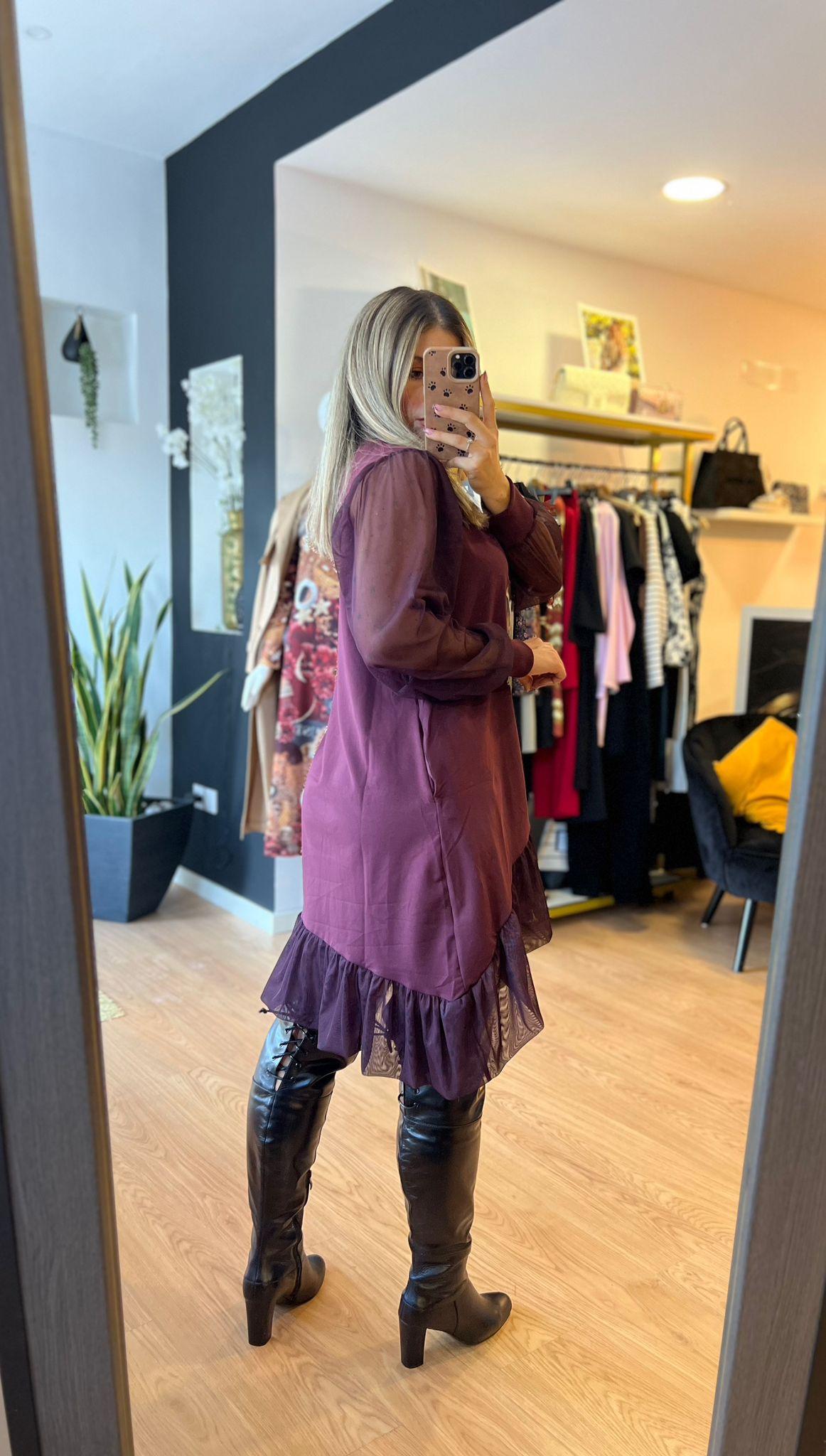 Vestido Oversized Gatinho Bordô com Bolsos
