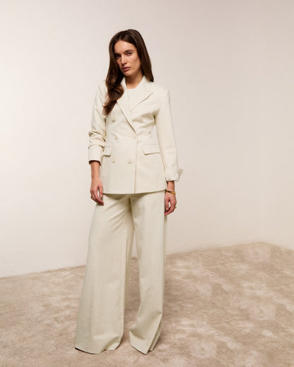 Calça jeans de cintura alta e pernas largas - cru