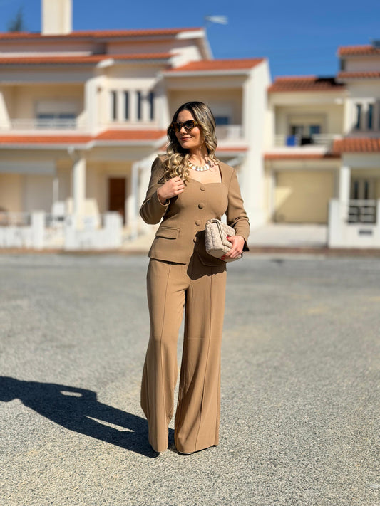 Calças de cintura alta e pernas largas