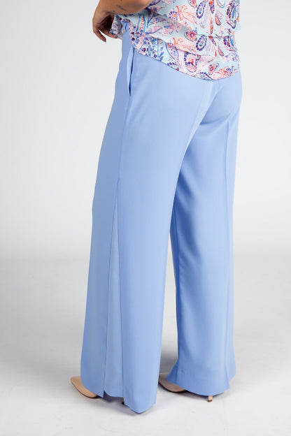 Calças pantalonas azul claro
