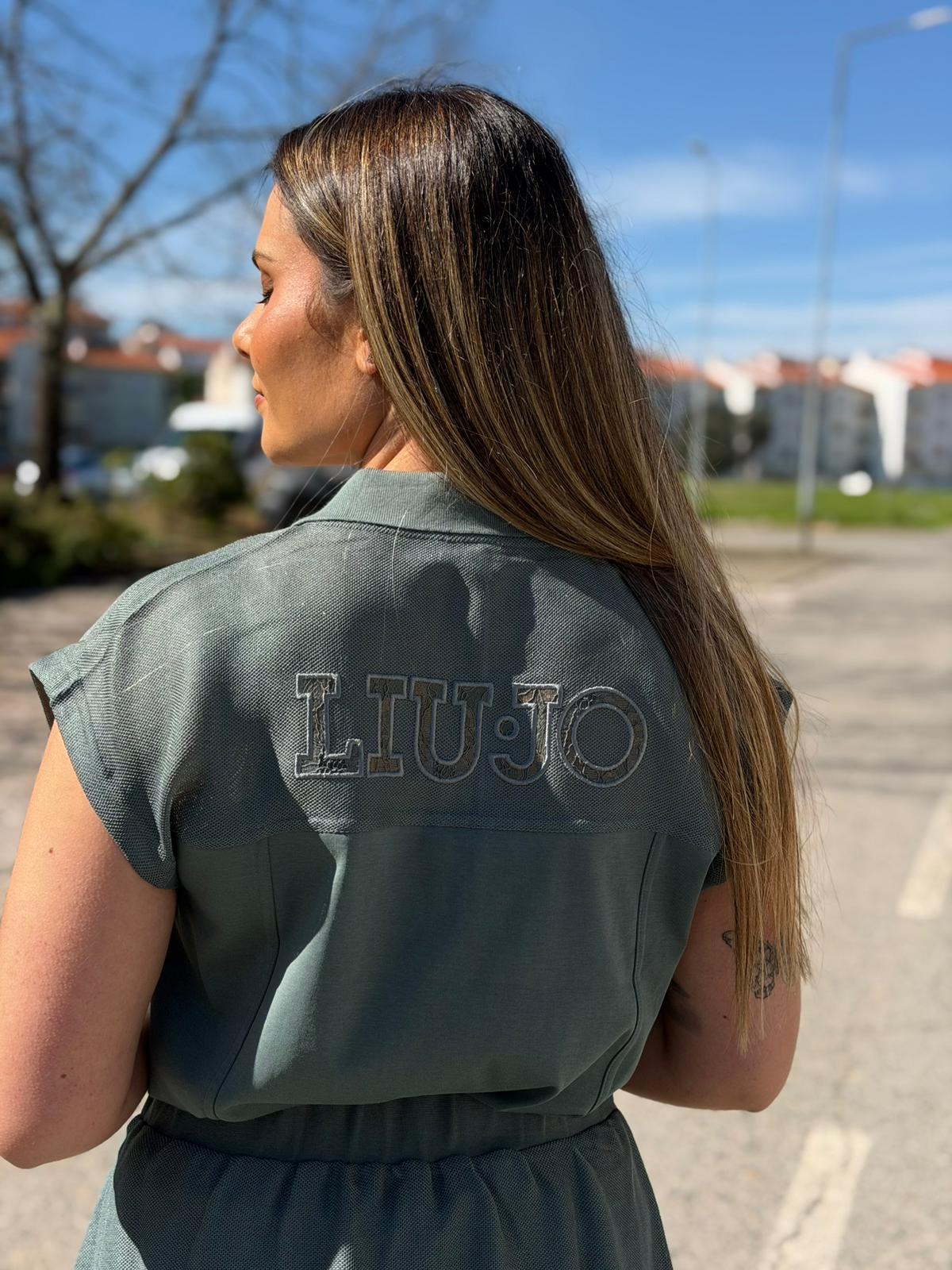 Top estruturado com fecho