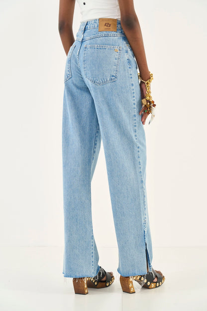 Calça Jeans Wide Leg com Aberturas