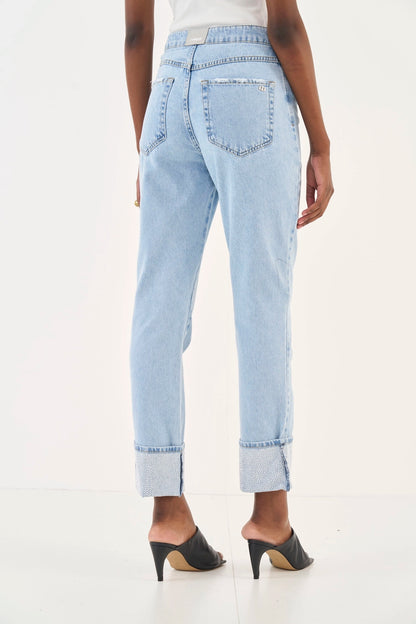 Calça Jeans Mom Barra Com Aplicação