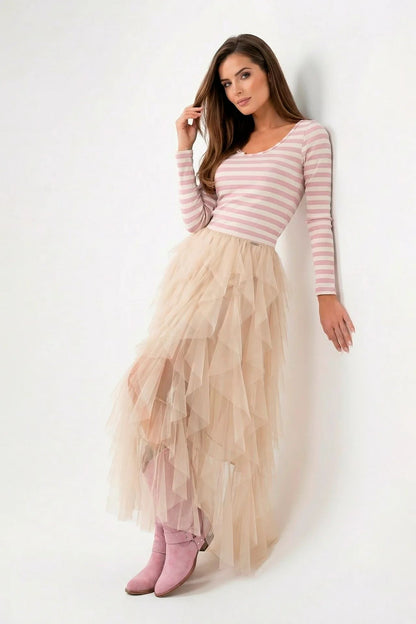 Saia comprida em tule com folhos