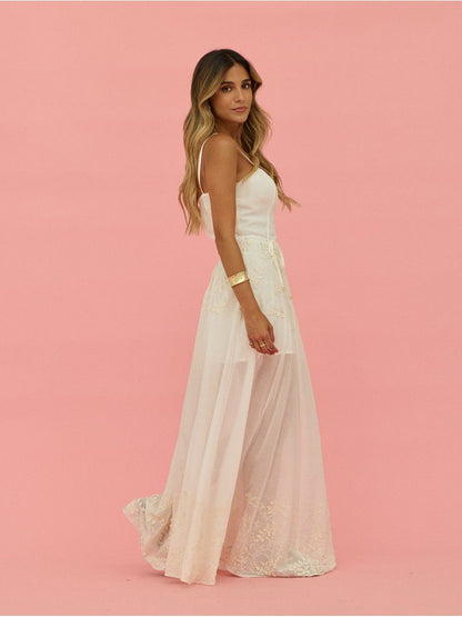 Vestido comprido com pormenor bordado