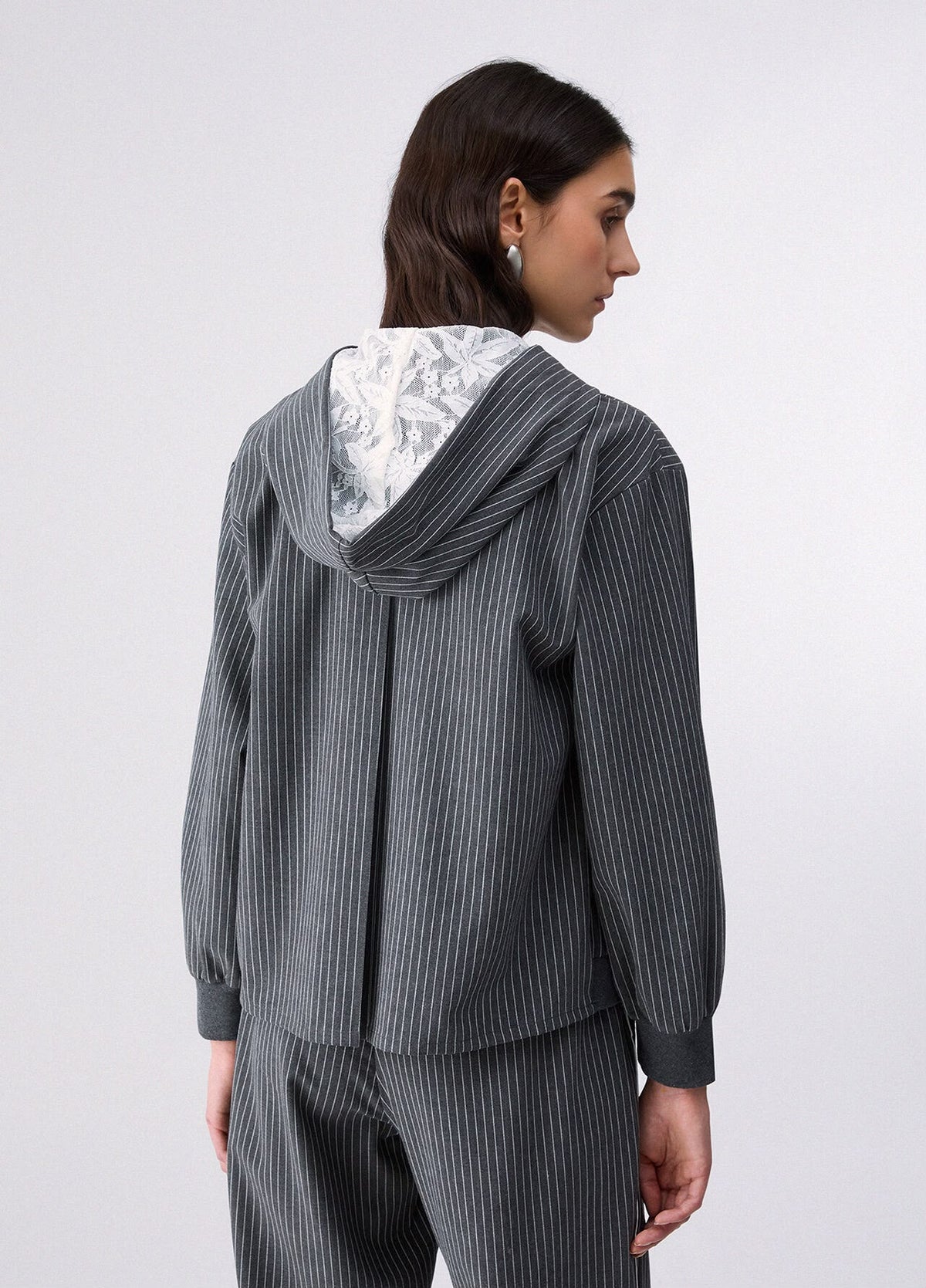 Casaco LIU JO com risca fina e capuz com renda — Cinzento antracite