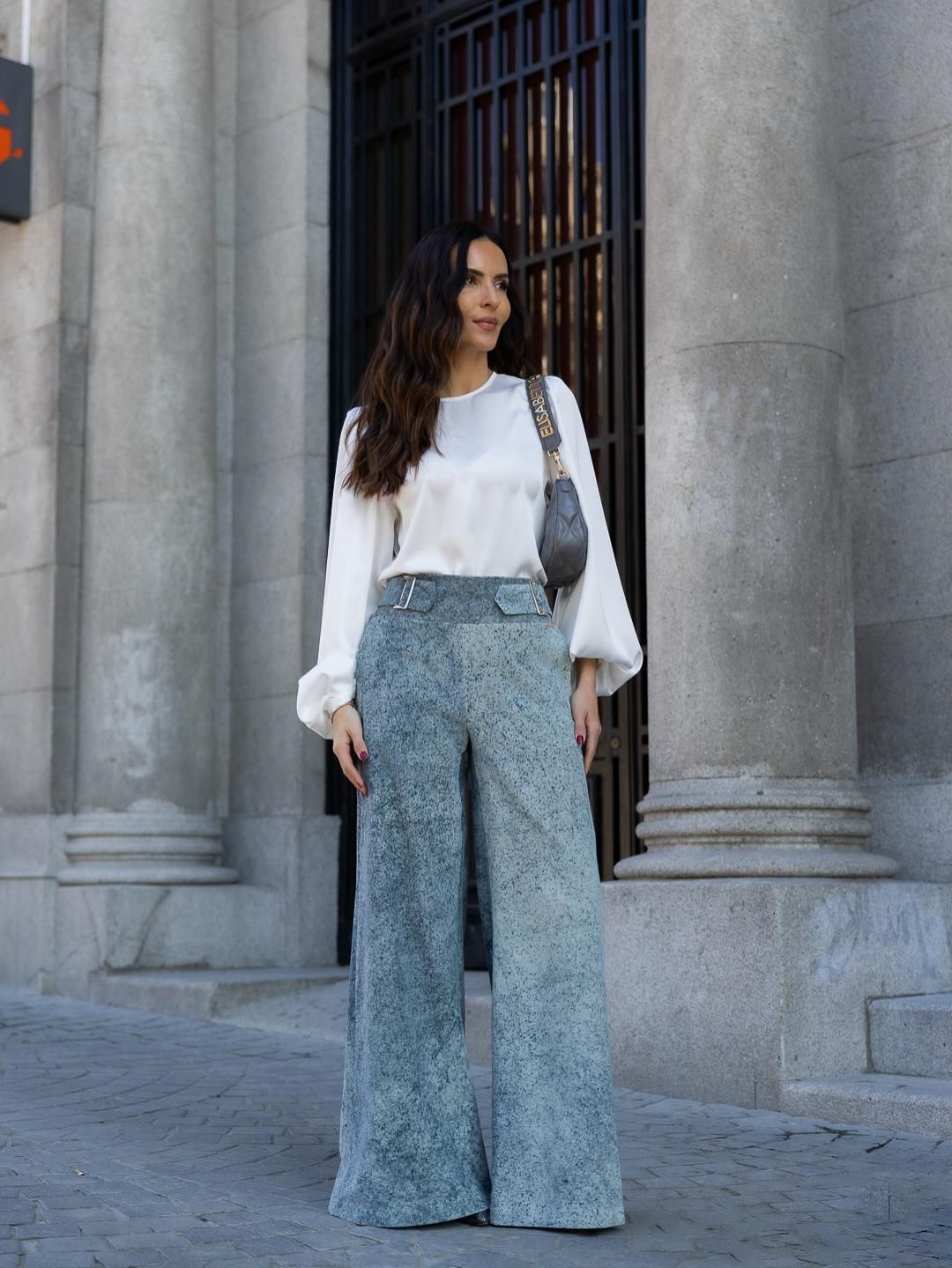 Calça Wide Leg em Ganga de Veludo Azul