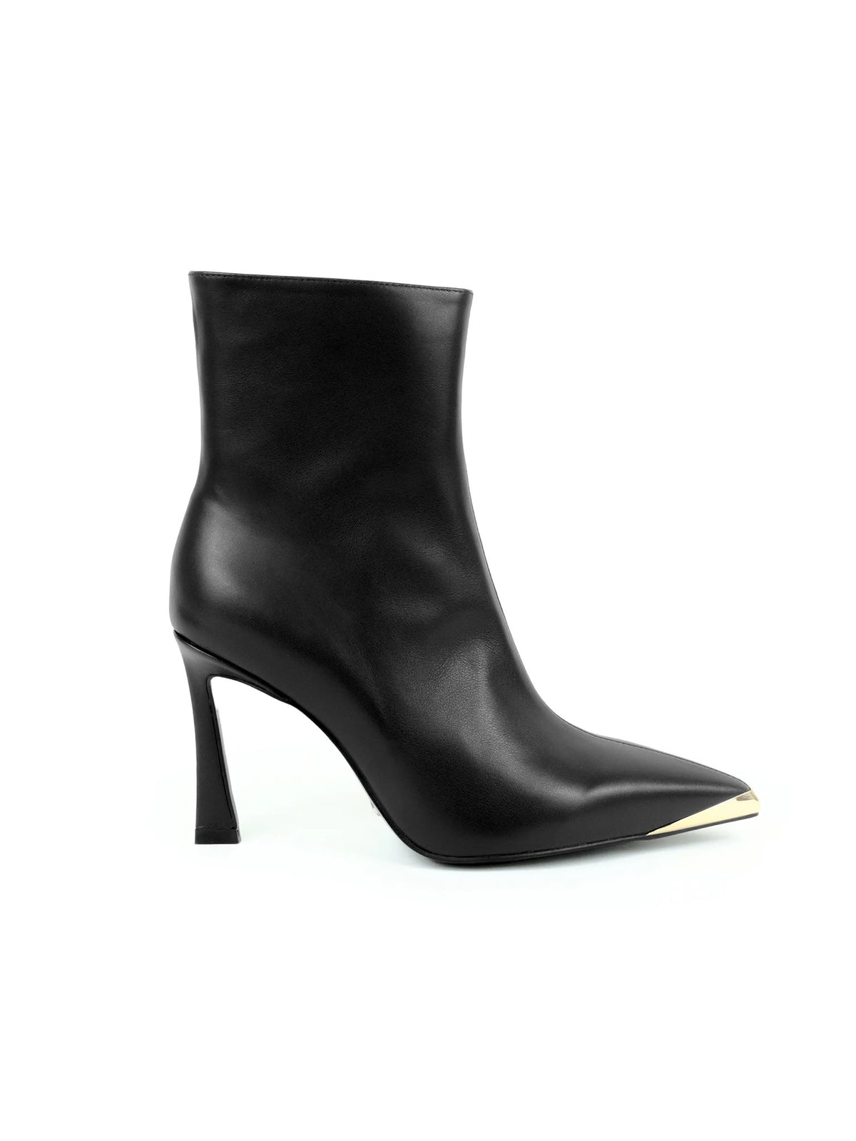 Botins em Pele com Biqueira Dourada