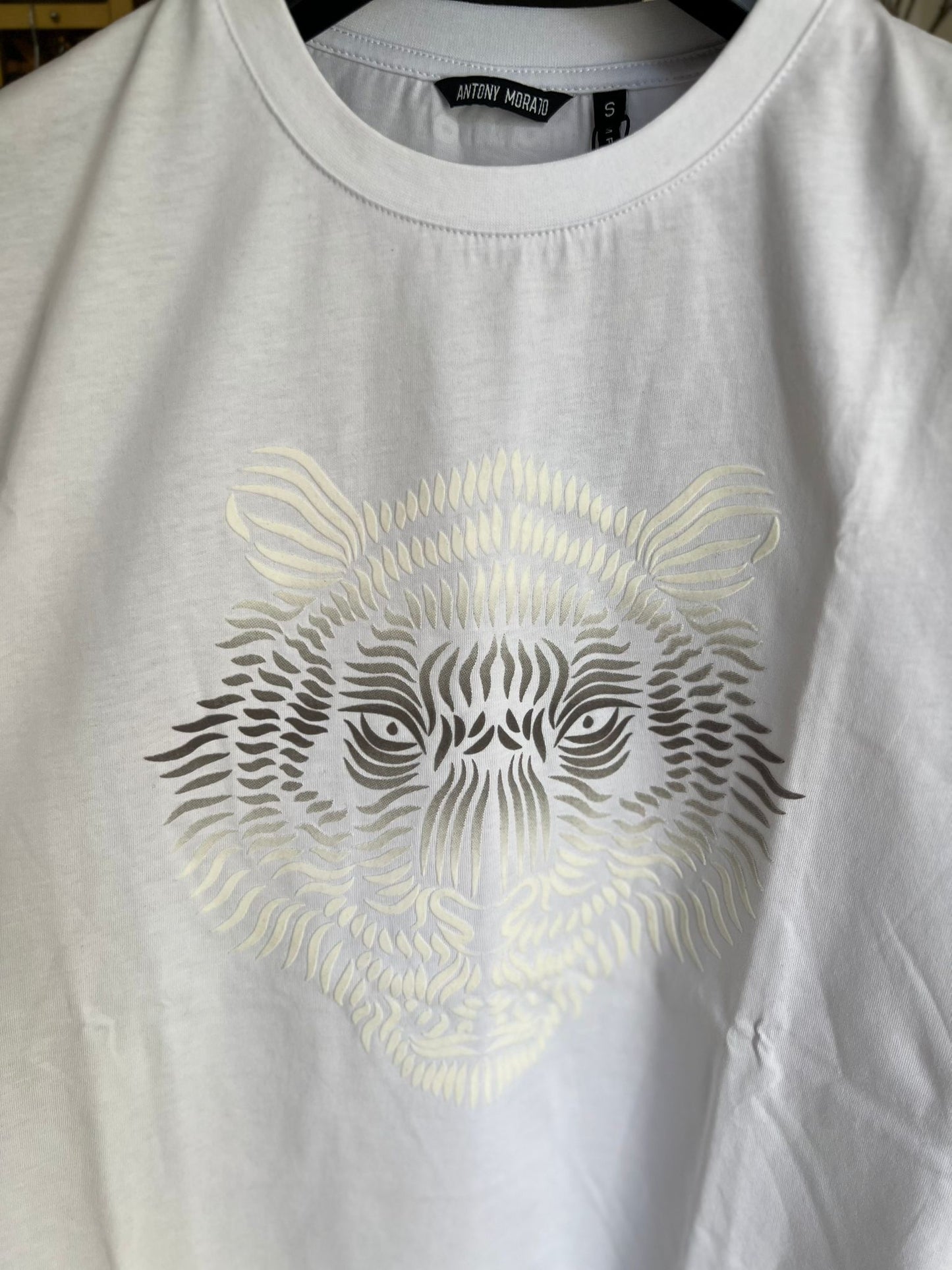 T-Shirt Antony Morato – Slim Fit (Branco) com Estampa de Tigre