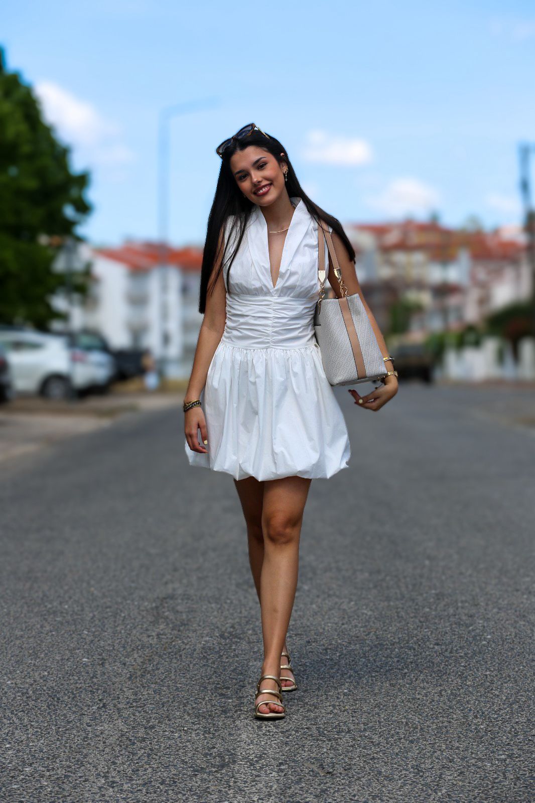 Vestido Branco com Costas Abertas