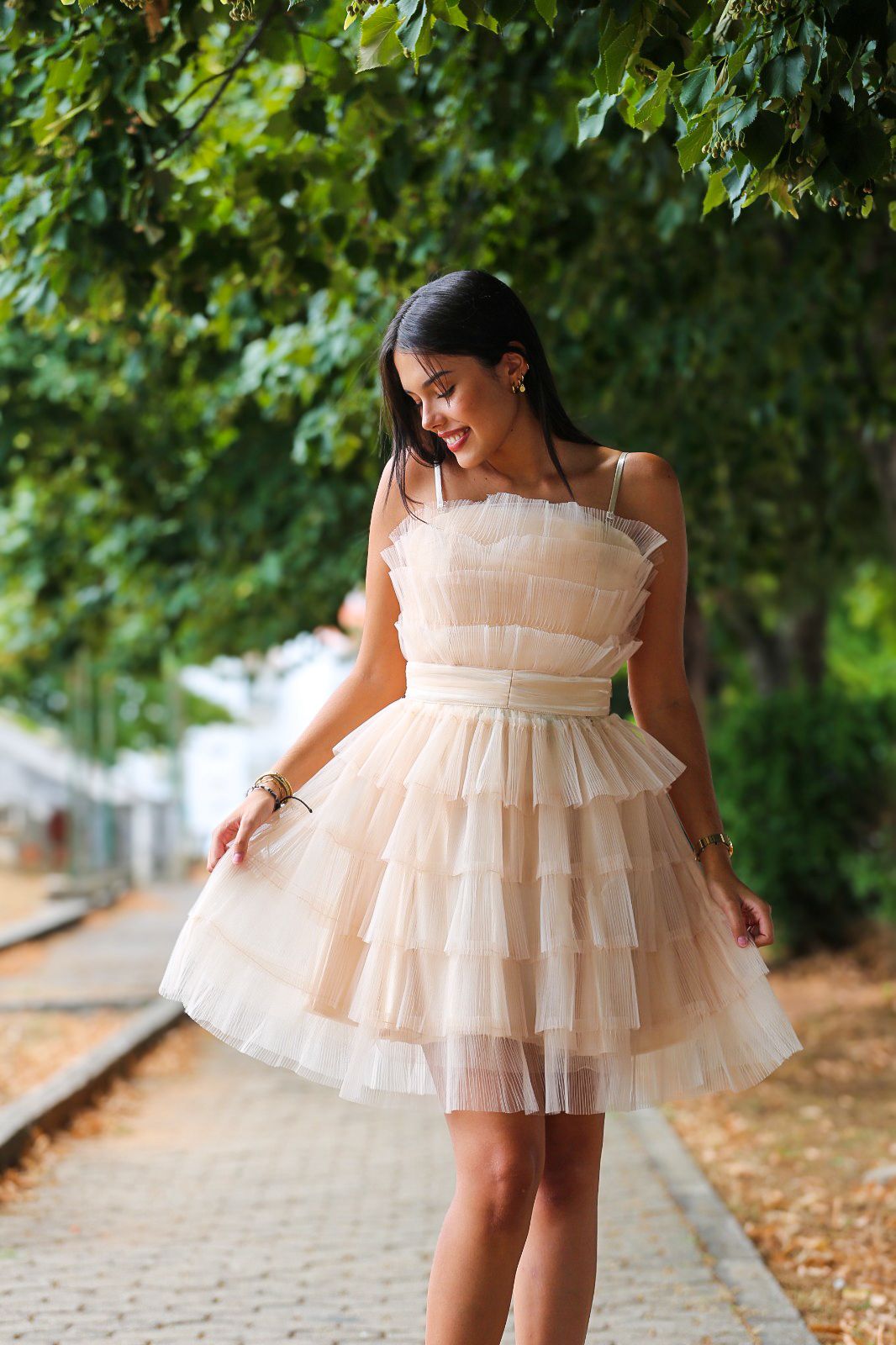Mini vestido de corte regular confeccionado em tule
