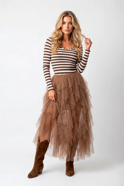 Saia comprida em tule com folhos