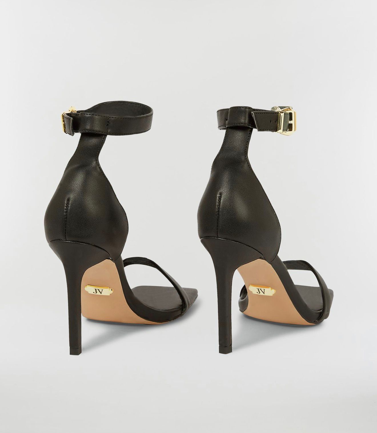 Sapatos de salto preto