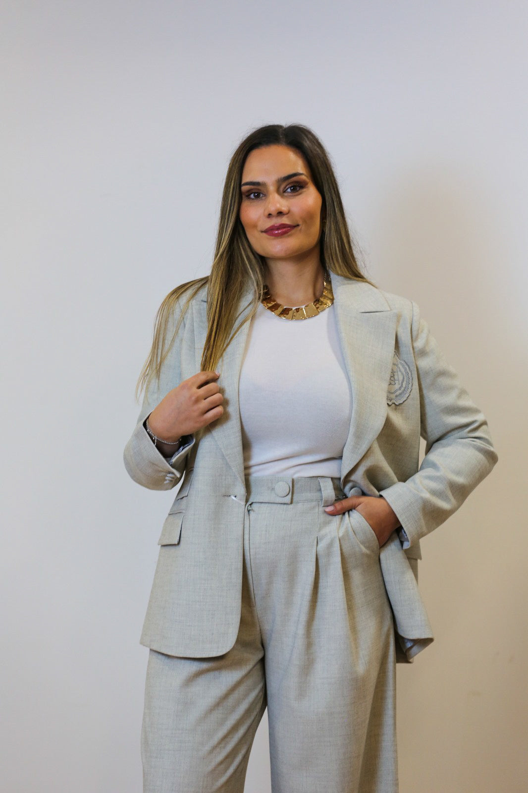 ✨ Conjunto Blazer & Calça – Elegância Contemporânea