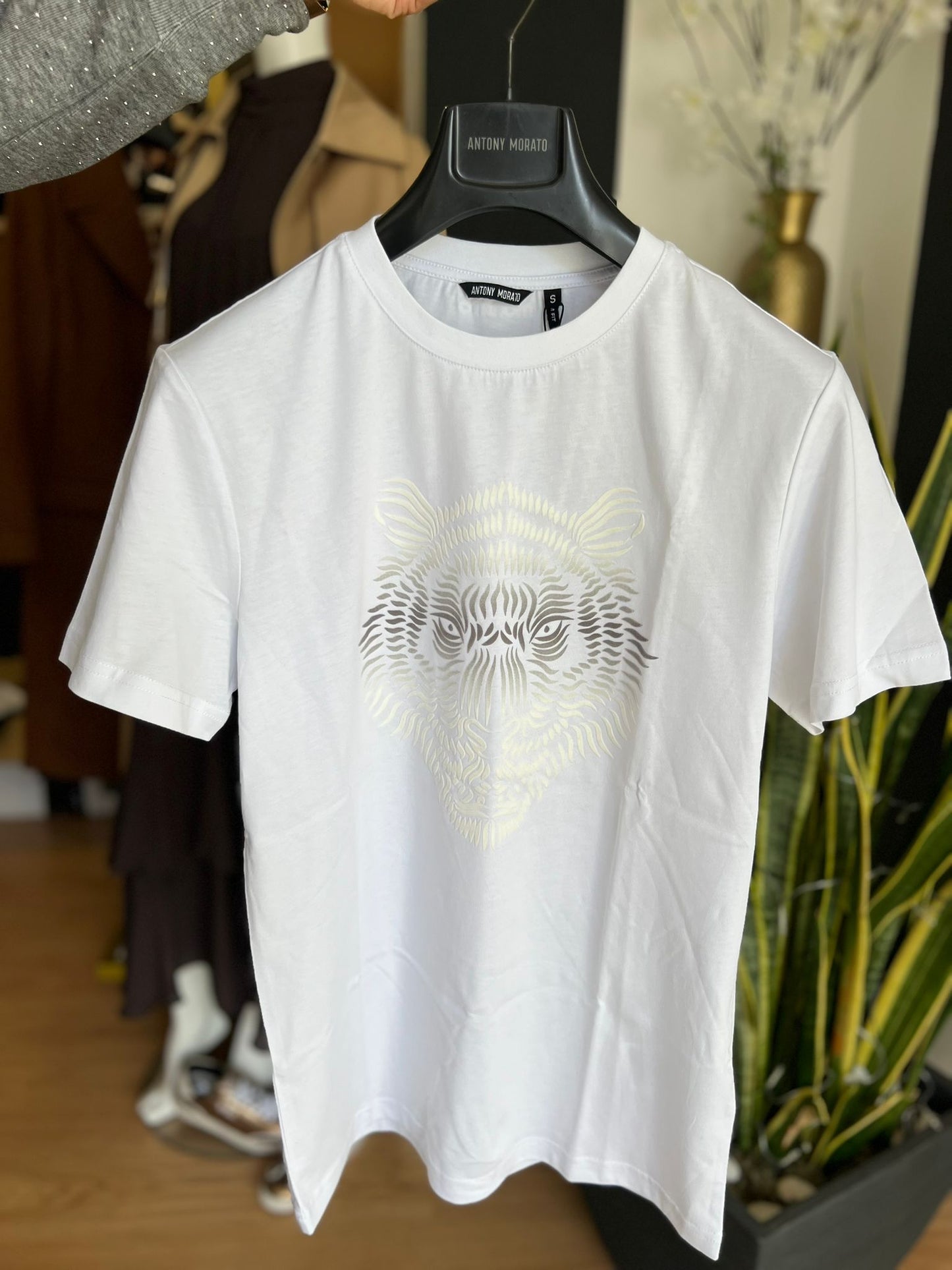 T-Shirt Antony Morato – Slim Fit (Branco) com Estampa de Tigre