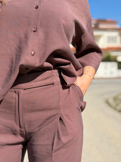 Calça clássica fluída com pinças
