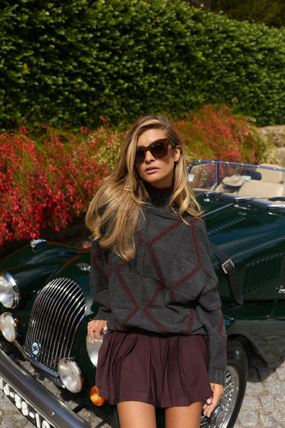 ✨ Saia de Pregas com Cinto – A mini mais trendy da estação