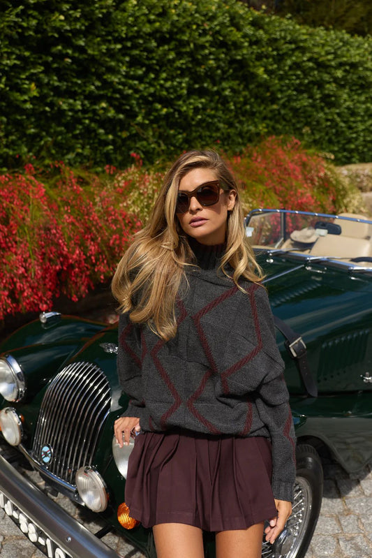 ✨ Saia de Pregas com Cinto – A mini mais trendy da estação