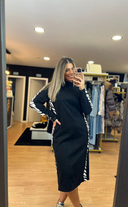 Vestido Midi Preto com Risca Animal Print