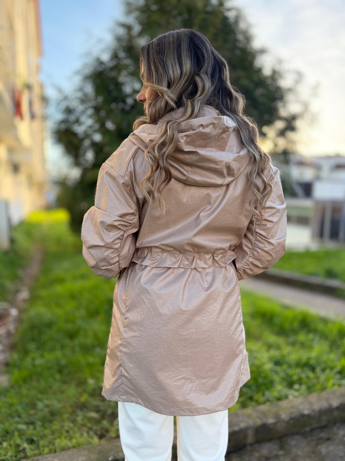 Parka Leve com Cintura Ajustável