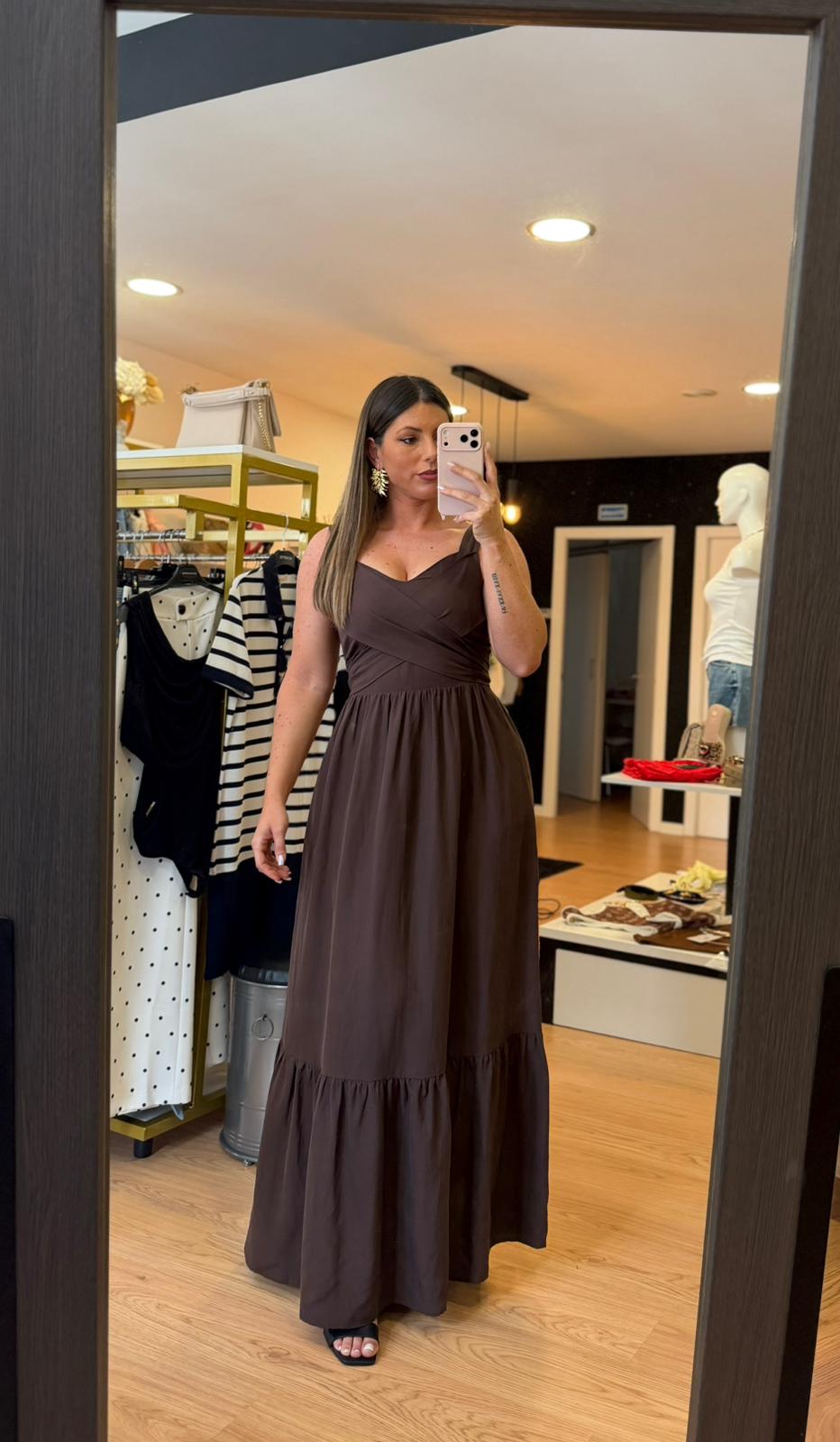 VESTIDO LONGO CHOCOLATE COM DETALHE CRUZADO
