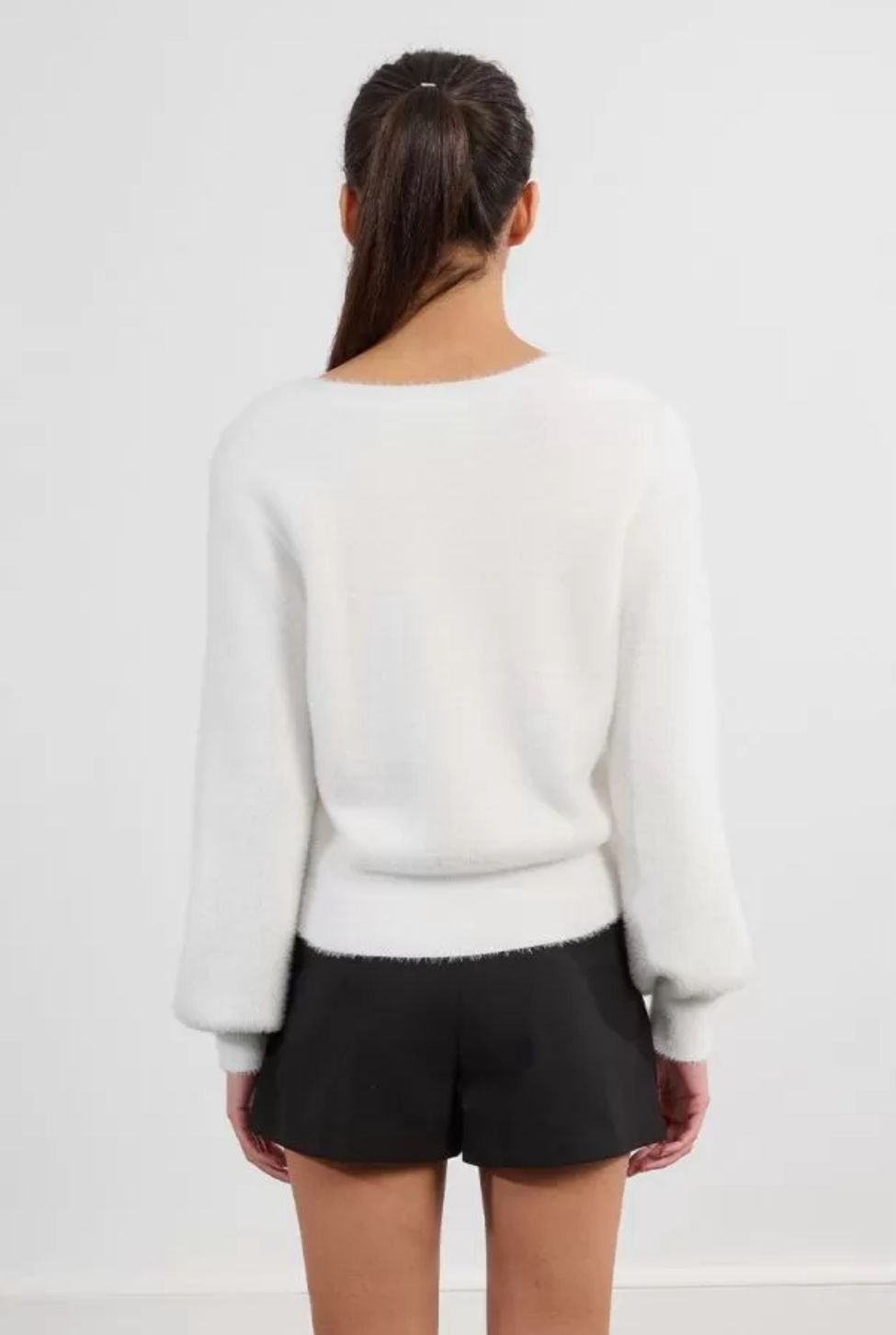 Camisola de Malha com Decote em V e Laço Bordado – Branco