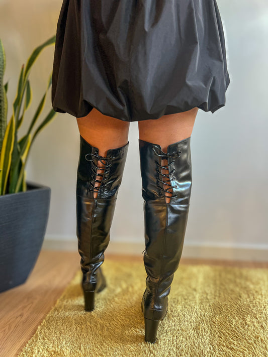 Botas Altas Pretas com Atacadores